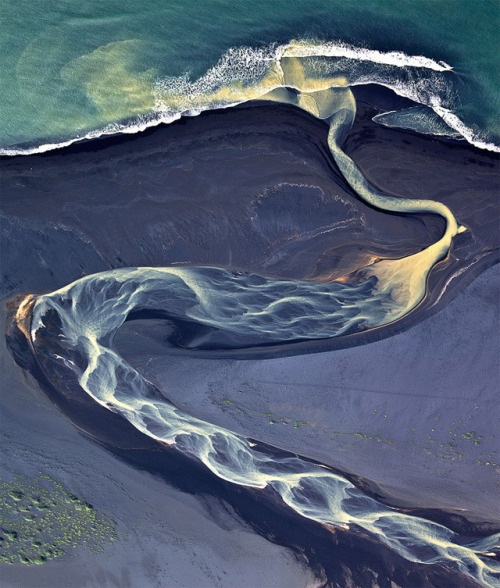 Braided-river-Iceland_usg5ka-1-