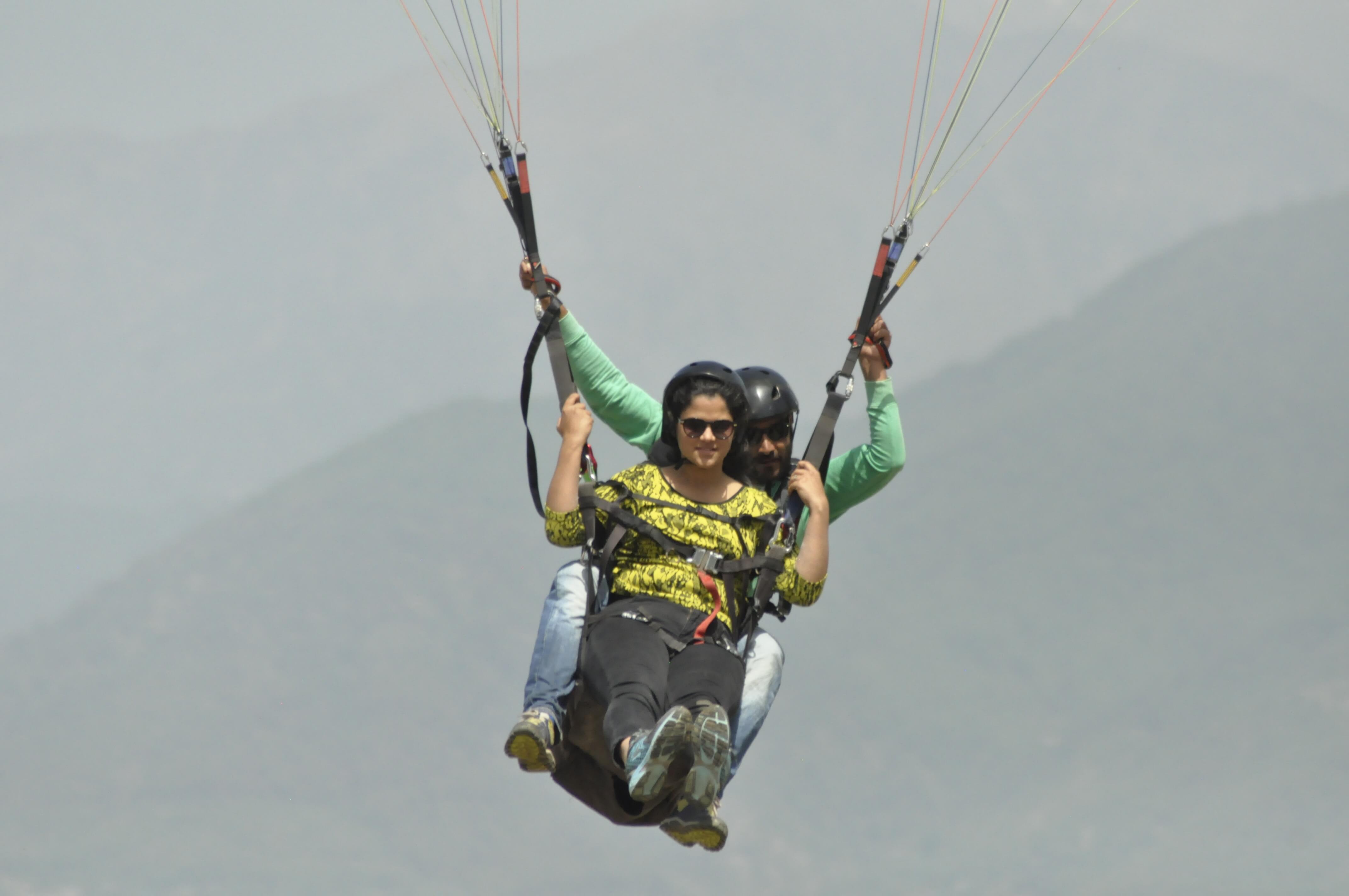 paragliding in Bir Biling with WOW